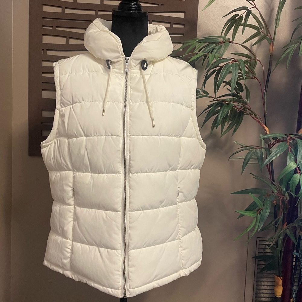 Calvin Klein XL Ivory Puffer Vest